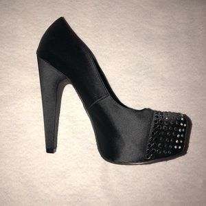 Betsy Johnson Black Majestee Satin Shoes 6.5